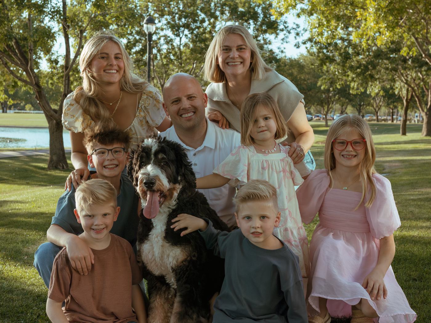 The Allphin family of eight with their dog